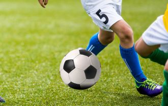 Players in a 2-1-2 formation play from goalkeeper to striker