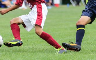 Two defenders try to beat the press and pass to a target player