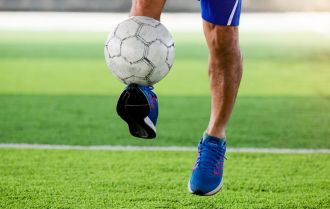 Controlling balls in the air with a good first touch