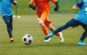 Defenders soak up pressure and look to spring on the counter attack