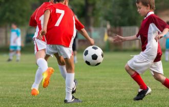 Players must be aware of their team mates to exploit overloads and move the ball quickly