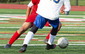 Playing forward to advance up the pitch