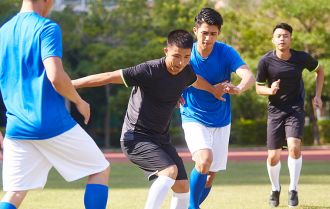 Passing and moving to receive